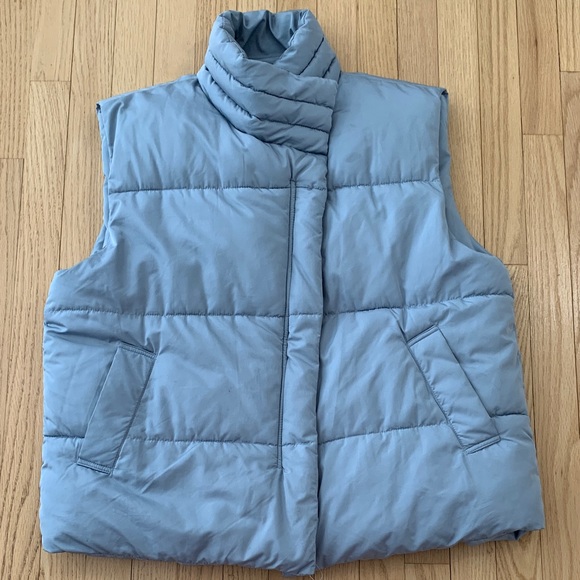 Urban Outfitters Corrine Puffer Vest Size Large Light Blue - Picture 1 of 13